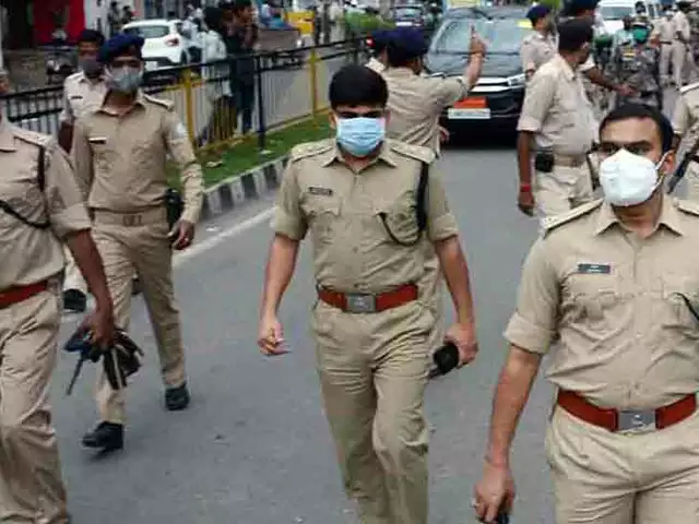 Mob, courtesy Delhi Police - India News?